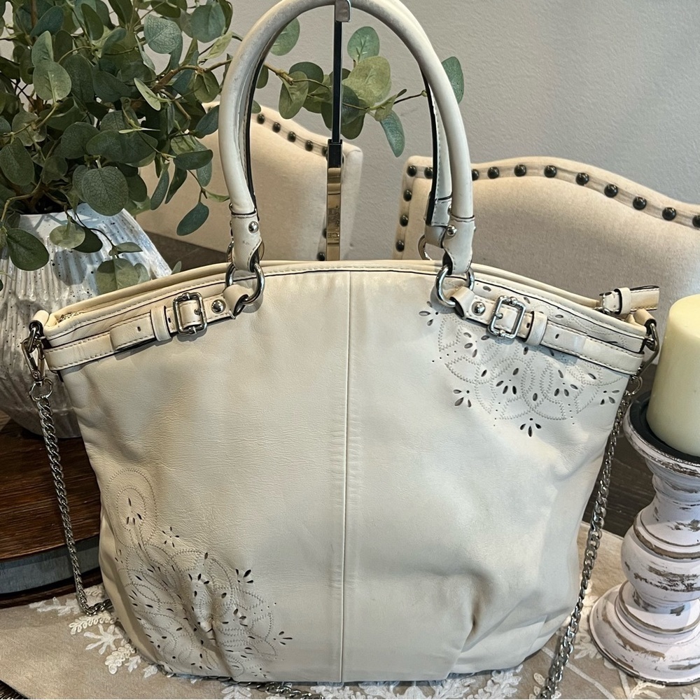 Coach 19624 Madison Tossed Laser Lindsey Satchel - Picture 7 of 12